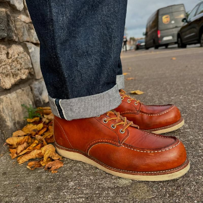 875 Retro Distressed Cowhide Round Toe Martin Boots